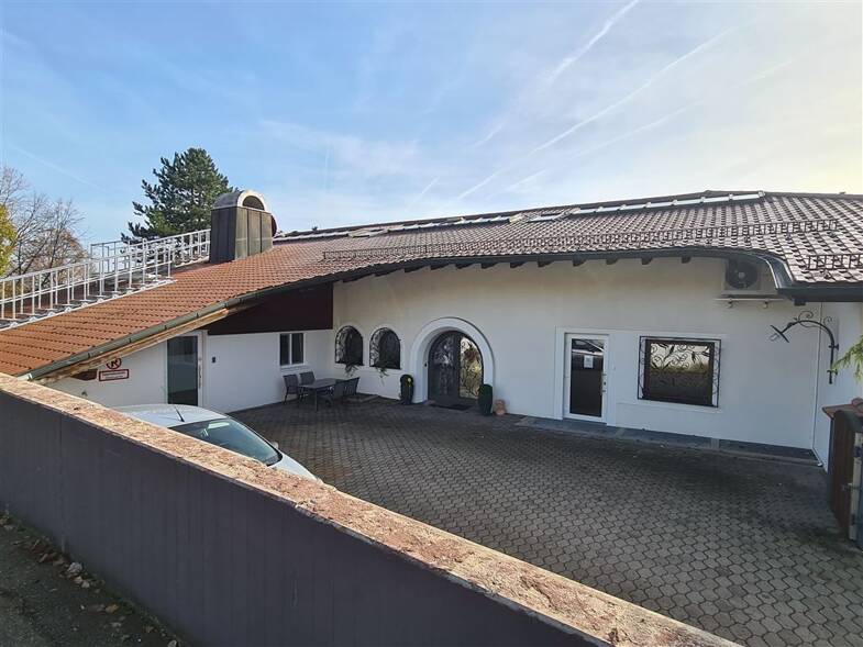 Wohnung zur Miete 2.000 € 6 Zimmer 230 m² Dachgeschoss, 1. Geschoss frei ab sofort Innenstadt Heidenheim an der Brenz 89518