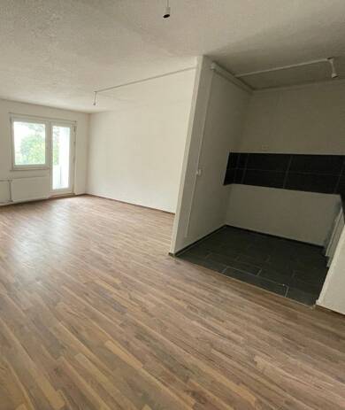 Wohnung zur Miete 561 € 4 Zimmer 70,7 m² 1. Geschoss frei ab sofort Hohes Gebirge 24-26 Neustädtel Schneeberg 08289