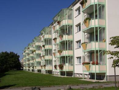 Wohnung zur Miete 300 € 2 Zimmer 48,8 m² 2. Geschoss frei ab 01.09.2025 Walter-Gerber-Straße 53 Zwötzen Gera 07551