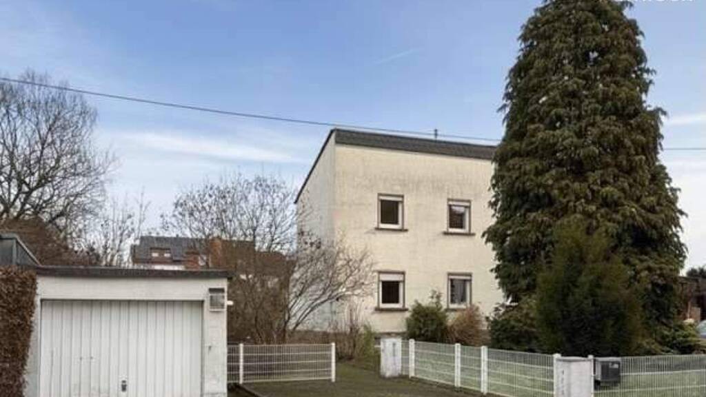Doppelhaushälfte zum Kauf 359.000 € 2,5 Zimmer 70 m² 675 m² Grundstück Schwanheim Frankfurt am Main 60529
