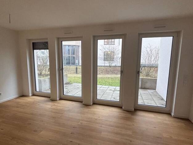 Terrassenwohnung zur Miete 1.335 € 2 Zimmer 81,1 m² EG frei ab 15.09.2026 Moselstraße 43 Bahnhofsviertel Innenstadt I 60329
