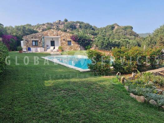 Haus zum Kauf als Kapitalanlage geeignet 1.500.000 € 9 Zimmer 230 m² 15.000 m² Grundstück Alzachèna/Arzachena 07021