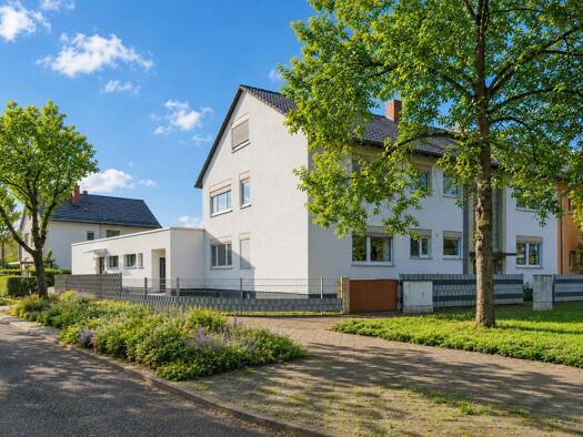 Mehrfamilienhaus zum Kauf als Kapitalanlage geeignet 1.590.000 € 15 Zimmer 552 m² 890 m² Grundstück Nordweststadt Nordweststadt 76185
