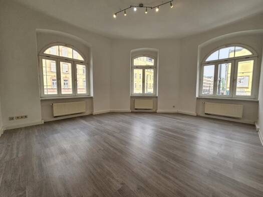 Wohnung zur Miete 225 € 2 Zimmer 75 m² 1. Geschoss Bernsdorfer Straße 82 Bernsdorf Chemnitz 09126