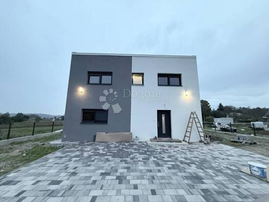 Einfamilienhaus zum Kauf 204.800 € 4 Zimmer 127 m² Igrišće, Jakovlje Jakovlje 10297