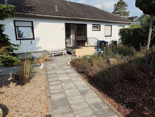 Einfamilienhaus zum Kauf 589.000 € 6 Zimmer 131 m² 1.263 m² Grundstück Eselsberg Kitzingen Kitzingen 97318
