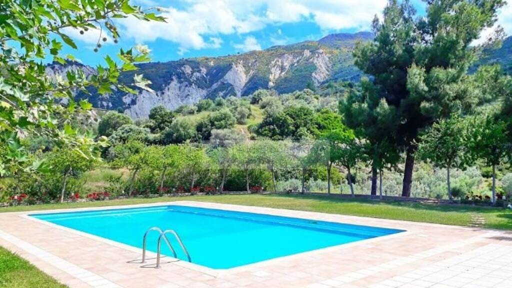 Villa zum Kauf 650.000 € 10 Zimmer 325 m² 7.300 m² Grundstück Riza, Xylokastro (Korinthia). 20400