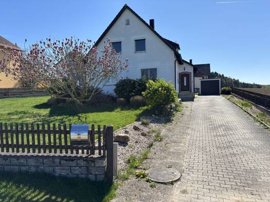 Einfamilienhaus zum Kauf 306.000 € 6 Zimmer 130 m² 874 m² Grundstück frei ab sofort Weickenricht Freihung 92271