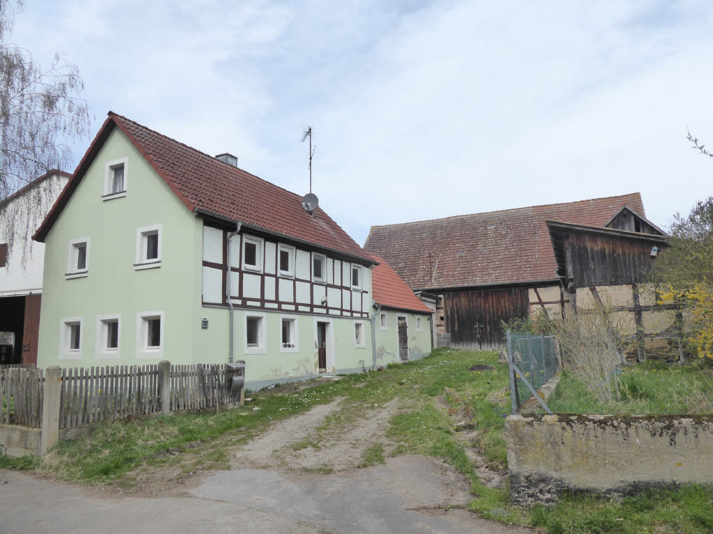 Haus zum Kauf 138.000 € 5 Zimmer 90 m²<br/>Wohnfläche 1.053 m²<br/>Grundstück Ezelheim Sugenheim Umgebung 91484