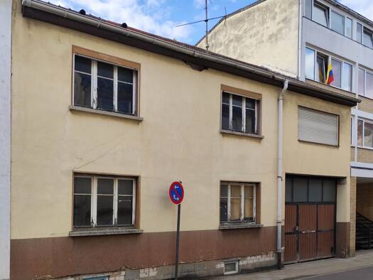 Reihenmittelhaus zum Kauf 275.000 € 10 Zimmer 240 m² 395 m² Grundstück frei ab sofort Luitpoldstraße 92 Friesenheim/Nord Ludwigshafen am Rhein 67063
