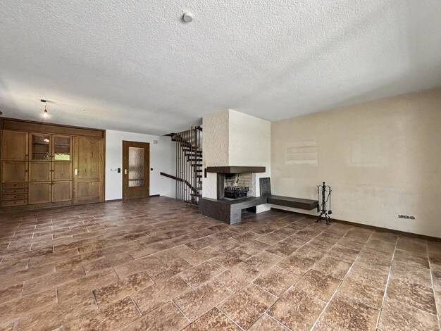 Reihenendhaus zum Kauf 299.000 € 6 Zimmer 149,3 m² 295,1 m² Grundstück Bad Urach Bad Urach 72574