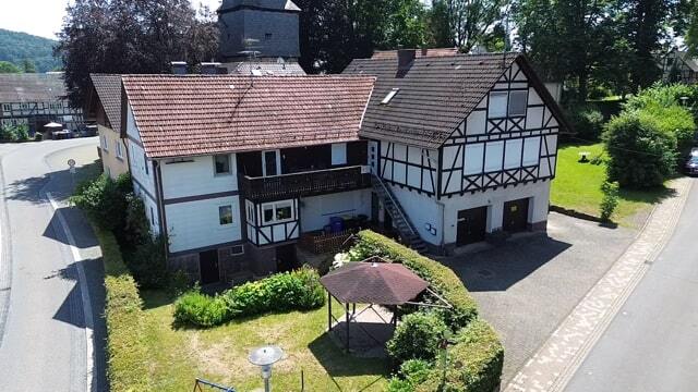 Mehrfamilienhaus zum Kauf provisionsfrei 139.900 € 9 Zimmer 300 m²<br/>Wohnfläche 593 m²<br/>Grundstück Niederurff Bad Zwesten 34596