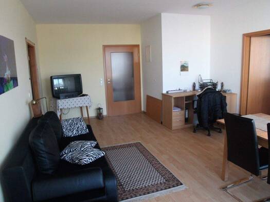Wohnung zur Miete auf Zeit 1.200 € 2,5 Zimmer 65 m² frei ab 01.06.2026 Bad Cannstatt Stuttgart-Bad Cannstatt 70374