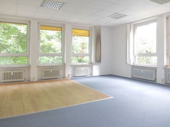 Bürofläche zur Miete 9.178 € 21 Zimmer 706 m²<br/>Bürofläche ab 228 m²<br/>Teilbarkeit Kumpfmühl - West Regensburg 93051