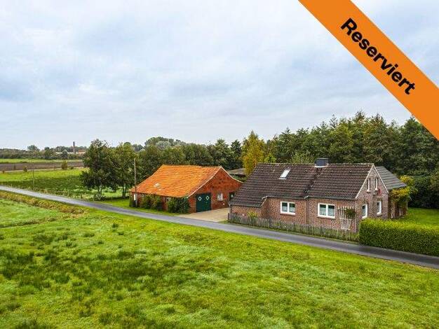 Einfamilienhaus zum Kauf 279.000 € 4 Zimmer 97 m² 13.954 m² Grundstück Neuschoo 26487