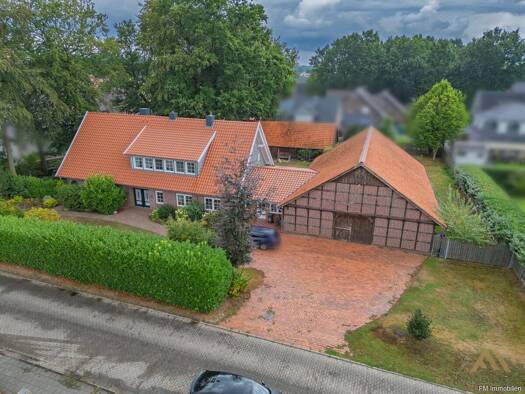 Einfamilienhaus zum Kauf 7 Zimmer 245 m² 2.762 m² Grundstück Emstek Emstek 49685