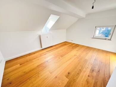 Wohnung zum Kauf provisionsfrei 239.000 € 3 Zimmer 64,7 m² Dachgeschoss, 2. Geschoss frei ab sofort Bergstraße 35 Burgthann Burgthann 90559