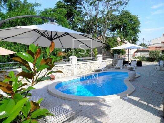 Einfamilienhaus zum Kauf 1.650.000 € 18 Zimmer 687 m² Poreč Poreč 52440