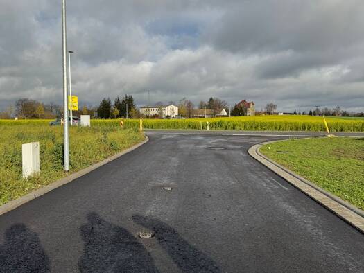 Grundstück zum Kauf provisionsfrei 63.874 € 695 m² Grundstück Baugenehmigung vorhanden frei ab sofort Hainstraße 2a Dahlen 04774