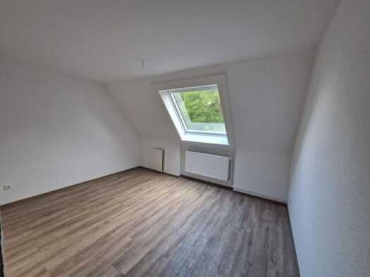Wohnung zur Miete 570 € 3 Zimmer 76 m² 2. Geschoss frei ab sofort Werdumer Straße 106 Altengroden Wilhelmshaven 26386