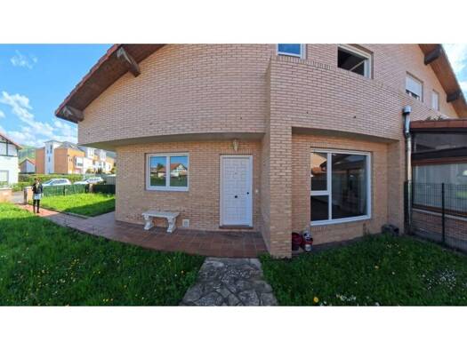 Villa zum Kauf 400.000 € 4 Zimmer 98 m² Torrelavega 39300