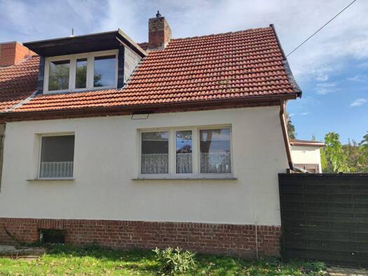 Doppelhaushälfte zum Kauf 69.000 € 4 Zimmer 90 m² 1.297 m² Grundstück frei ab sofort Maierbusch 15 Meseberg Osterburg (Altmark) 39606