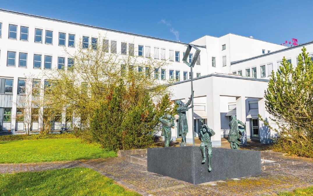 Bürogebäude zur Miete 2.983,2 m²<br/>Bürofläche ab 500 m²<br/>Teilbarkeit Ostend Fulda 36043