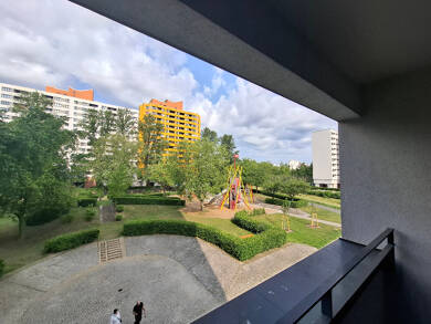 Wohnung zur Miete nur mit Wohnberechtigungsschein 306 € 1 Zimmer 32,4 m² 1. Geschoss frei ab 01.07.2025 Senftenberger Ring 12 Märkisches Viertel Berlin 13439