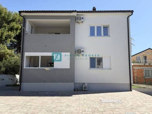 Haus zum Kauf 620.000 € 8 Zimmer 256 m² Vodice Vodice
