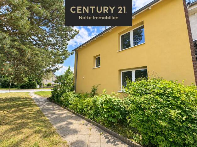 Doppelhaushälfte zum Kauf 350.000 € 9 Zimmer 115 m² 318 m² Grundstück frei ab sofort Neustadt Neustadt in Holstein 23730