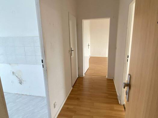 Wohnung zur Miete 300 € 3 Zimmer 60,1 m² 4. Geschoss Siegfried-Flack-Straße 23a Altenburg 04600