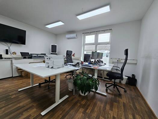 Werkstatt zur Miete provisionsfrei 88 m² Lagerfläche teilbar von 30 m² bis 60 m² Georg-Wrede-Straße     nahe Bahnhof Freilassing 83395