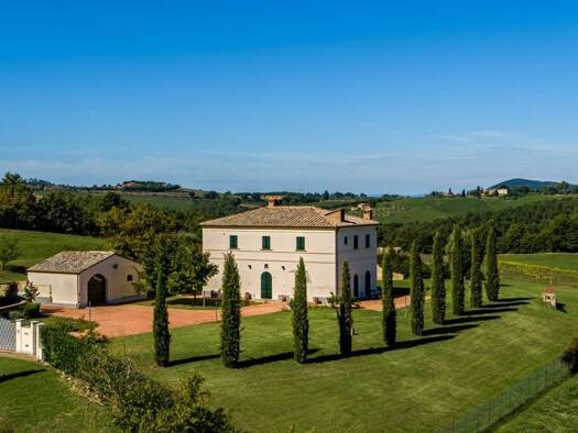 Bauernhaus zum Kauf 1.900.000 € 14 Zimmer 304 m² 18.989 m² Grundstück frei ab sofort Montepulciano