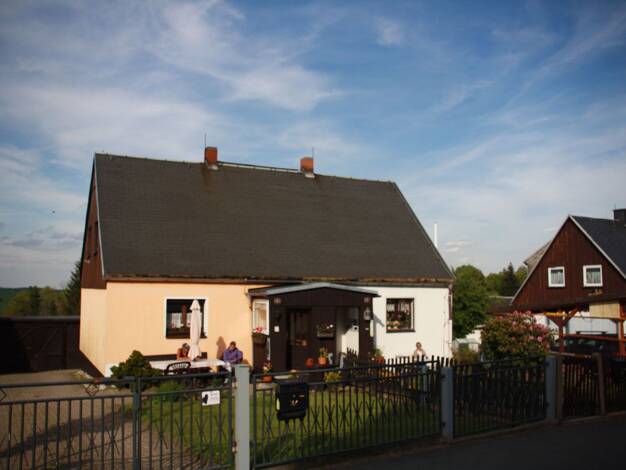 Doppelhaushälfte zum Kauf 60.000 € 3 Zimmer 60 m² 1.227 m² Grundstück Frauenstein 09623