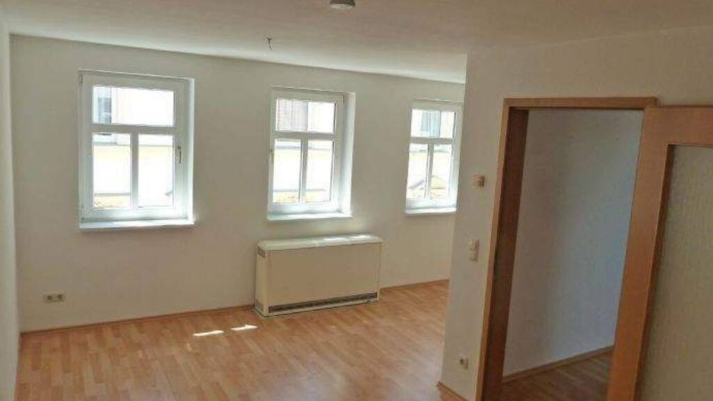 Wohnung zur Miete 285 € 2 Zimmer 53 m² Schmölln 04626
