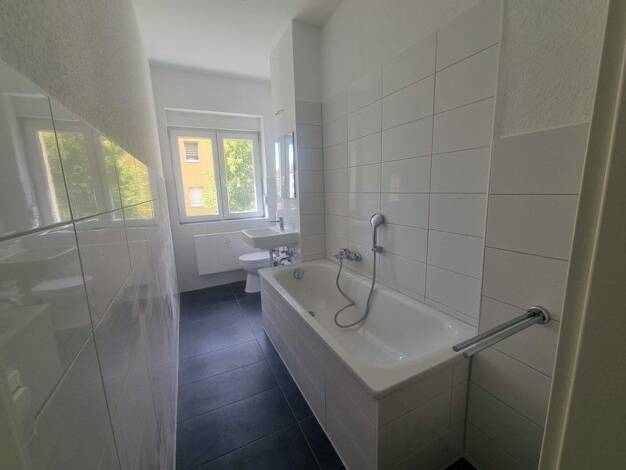 Wohnung zur Miete 530 € 2 Zimmer 60,2 m² frei ab sofort Pestalozzistr. 14 Gesundbrunnen Halle (Saale) 06128