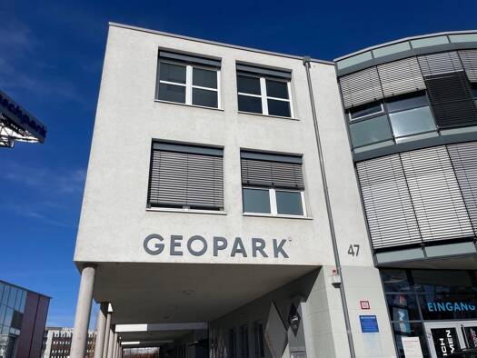 Bürofläche zur Miete 15 Zimmer 557 m² Bürofläche teilbar ab 260 m² Industriegebiet Reutlingen 72766