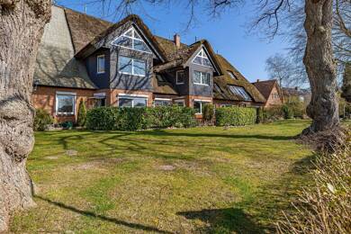 Mehrfamilienhaus zum Kauf als Kapitalanlage geeignet 827 m² 1.000 m² Grundstück Surendorf Schwedeneck 24229