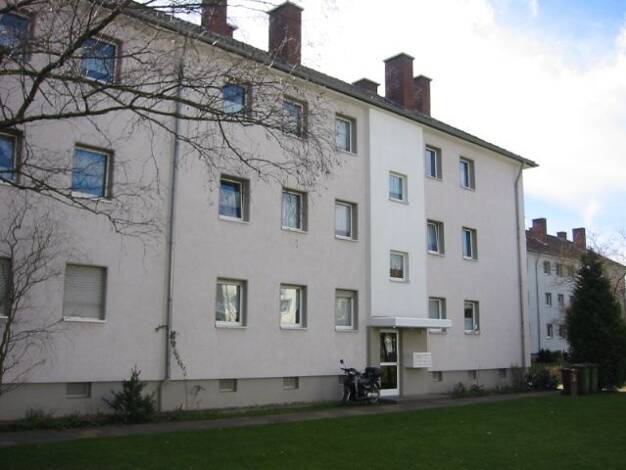 Wohnung zur Miete nur mit Wohnberechtigungsschein 333 € 3,5 Zimmer 58,5 m² 2. Geschoss frei ab 04.05.2026 Stralsunder Straße 7 Niederpleis Sankt Augustin 53757