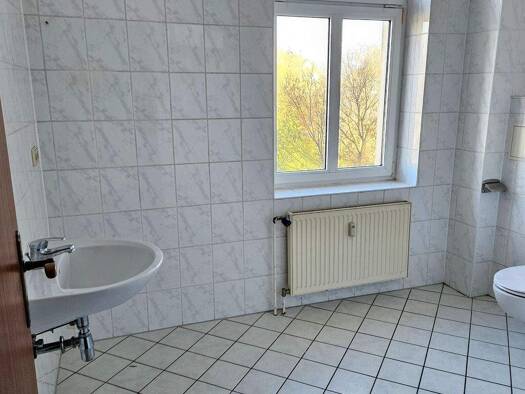 Wohnung zur Miete 340 € 2 Zimmer 60 m² 2. Geschoss frei ab 01.06.2026 Merseburger Str. 321 Ammendorf-Beesen Halle (Saale) 06132