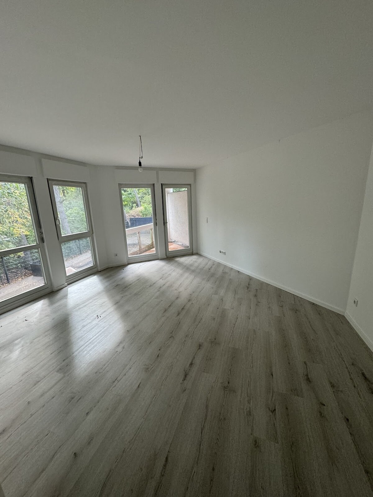 Wohnung zur Miete 1.220 € 2 Zimmer 61 m²<br/>Wohnfläche 1.<br/>Geschoss 01.12.2024<br/>Verfügbarkeit Heerstraße 613/ 615 Staaken Berlin 13591