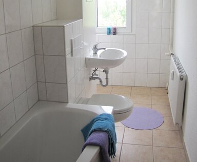 Wohnung zur Miete 264 € 2 Zimmer 50,2 m² 3. Geschoss frei ab 01.12.2024 Schöninger Straße 5 Oschersleben Oschersleben 39387