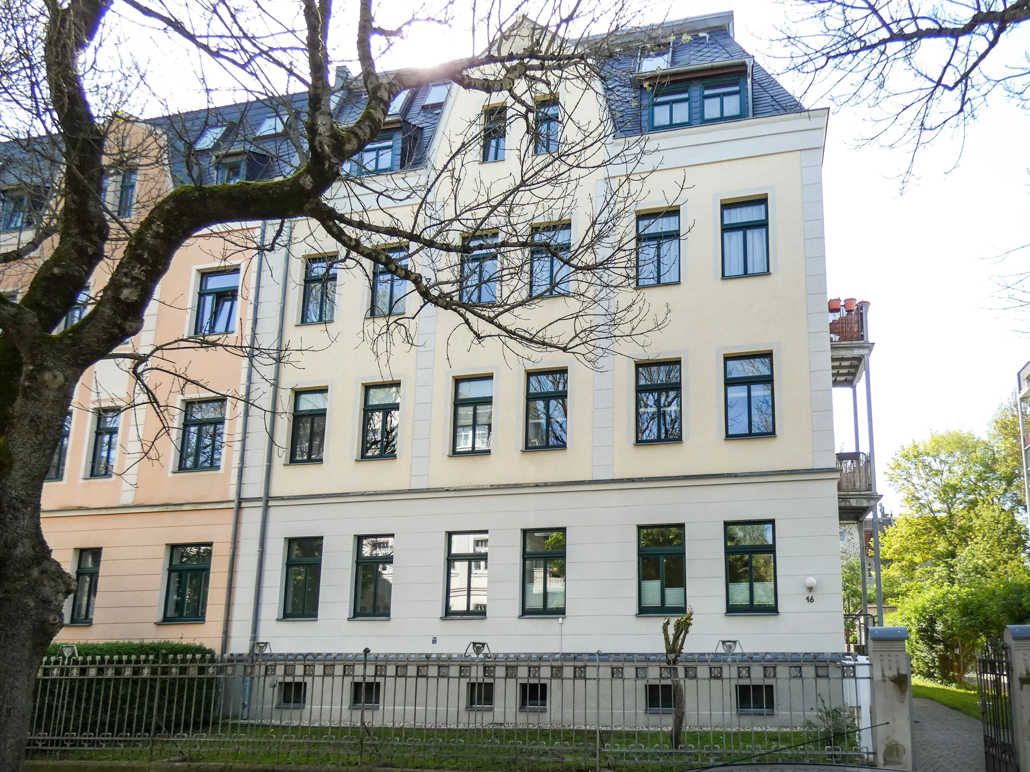 Wohnung zur Miete 370 € 2 Zimmer 51,7 m²<br/>Wohnfläche 2.<br/>Geschoss 01.01.2025<br/>Verfügbarkeit Nordvorstadt 155 Zwickau 08058