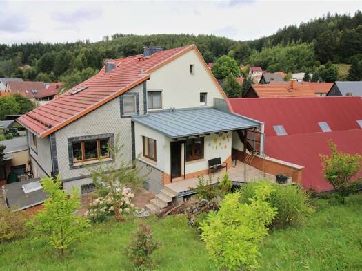 Mehrfamilienhaus zum Kauf 159.999 € 10 Zimmer 275 m² 1.347 m² Grundstück frei ab sofort Bermbach b Schmalkalden 98587