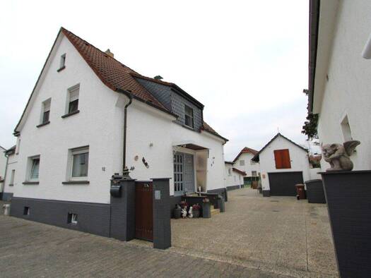Mehrfamilienhaus zum Kauf 515.000 € 8 Zimmer 164 m² 628 m² Grundstück Biebesheim am Rhein 64584
