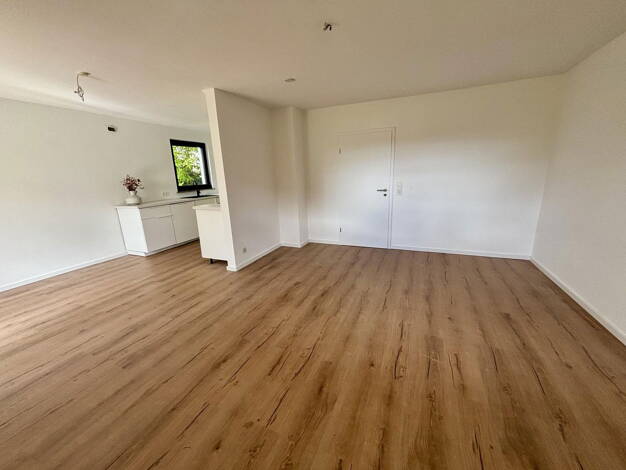 Wohnung zur Miete 1.100 € 3 Zimmer 90 m² EG Mainzer Straße 27 Waldbüttelbrunn 97297
