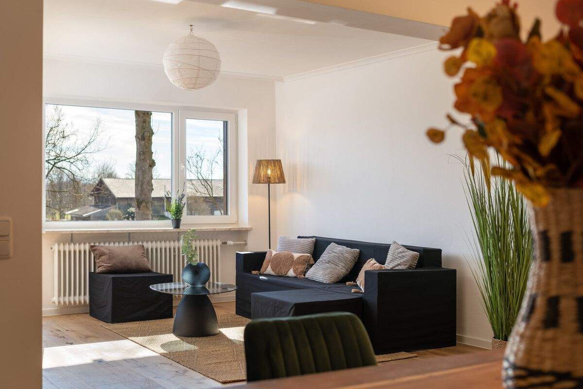 Immobilie in Pfaffing - Geräumige Wohnung in bester Lage- Blick in die Berge inklusive - Bild 1