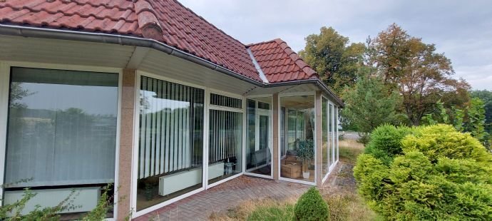 Bungalow zum Kauf 295.000 € 4 Zimmer 165 m²<br/>Wohnfläche 900 m²<br/>Grundstück Bad Langensalza Bad Langensalza 99947