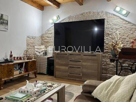 Haus zur Miete 1.500 € 2 Zimmer 92 m² Jursici Svetvinčenat