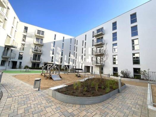 Wohnung zur Miete 1.565 € 4 Zimmer 96,7 m² 1. Geschoss frei ab 01.04.2026 Ambergerstraße 47 Schweinau Nürnberg 90441